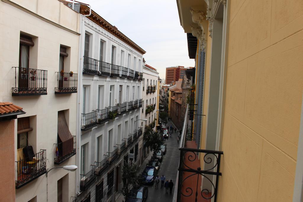 Hostal Casanova Hotel Madrid Exterior photo