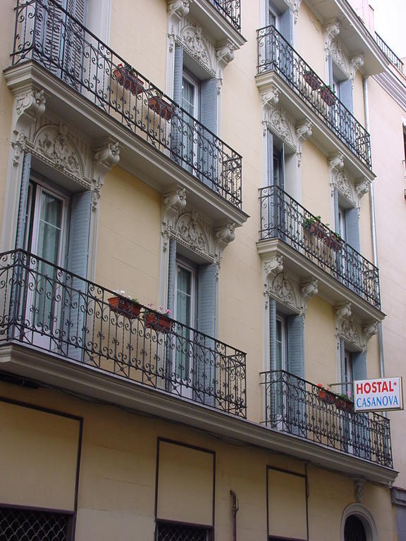 Hostal Casanova Hotel Madrid Exterior photo